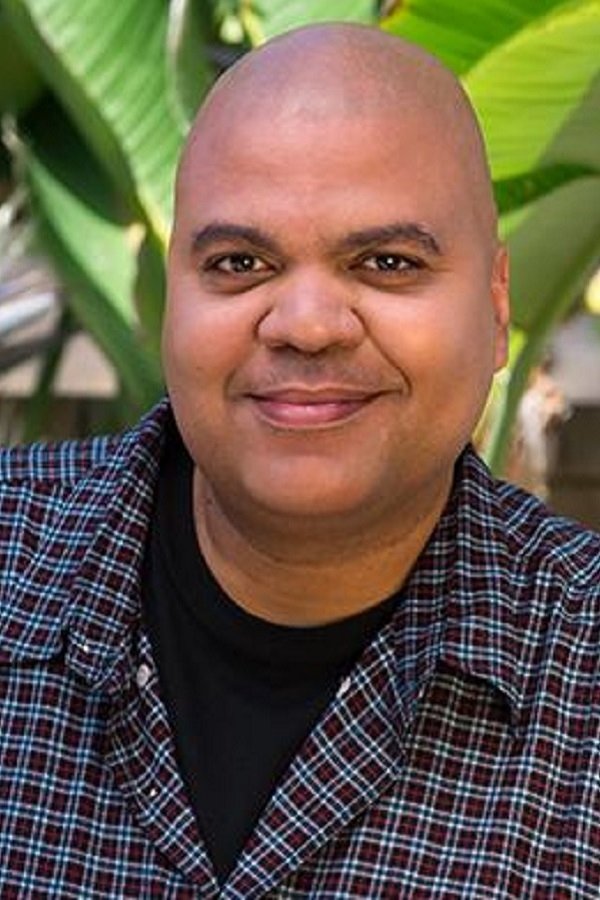 A headshot of Edward Ricourt.