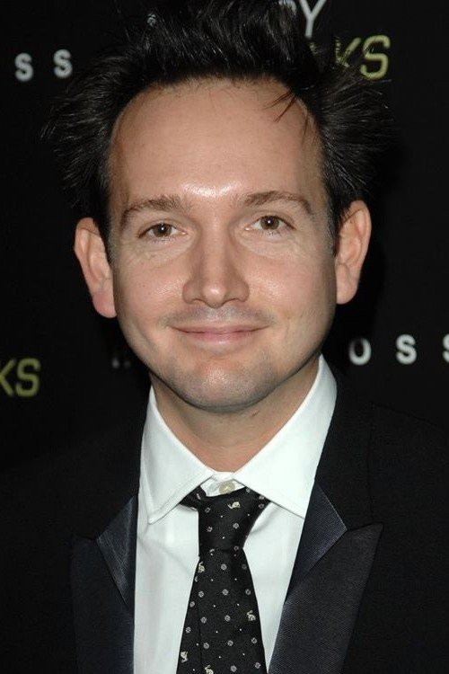 A headshot of Will Bates.