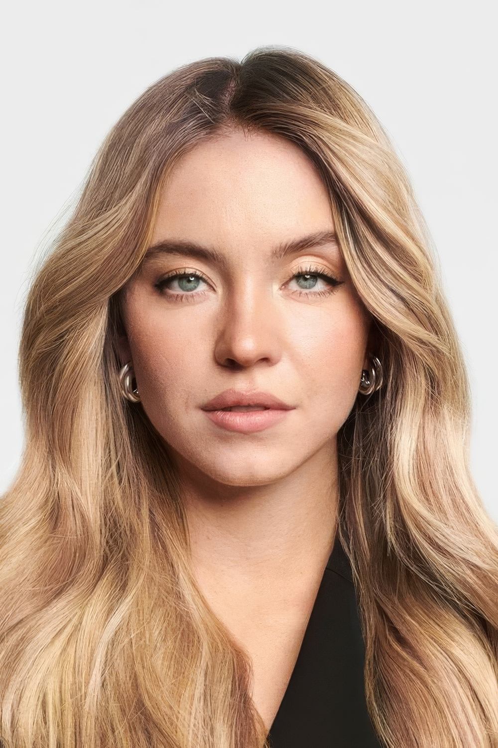 Official headshot photo of person: Sydney Sweeney.