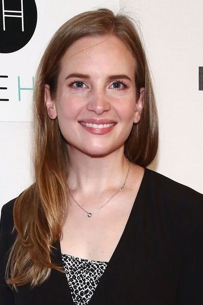 Official headshot photo of person: Céline Geiger.